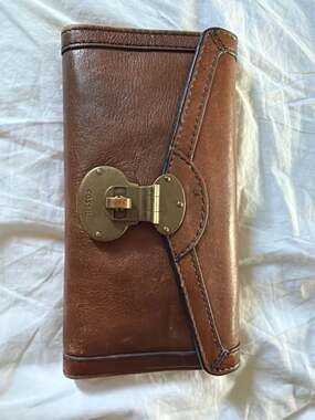 Fossil VRI Vintage Revival Turnlock Leather Clutch Wallet Billfold